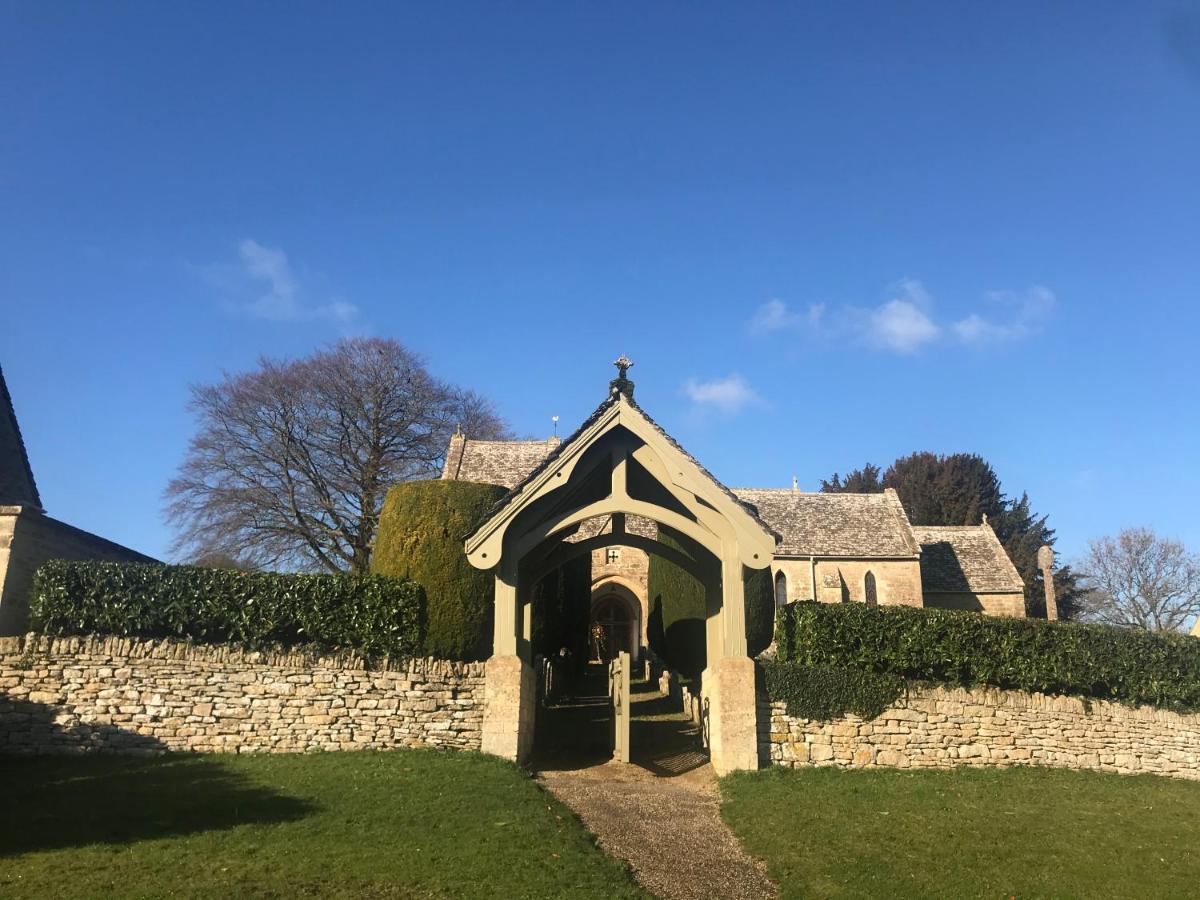 The Old Post Office Studio Apartment In A Beautiful Cotswold Village Cirencester Exterior foto