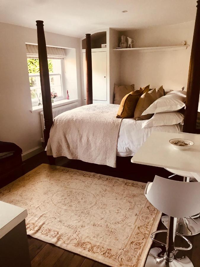 The Old Post Office Studio Apartment In A Beautiful Cotswold Village Cirencester Exterior foto