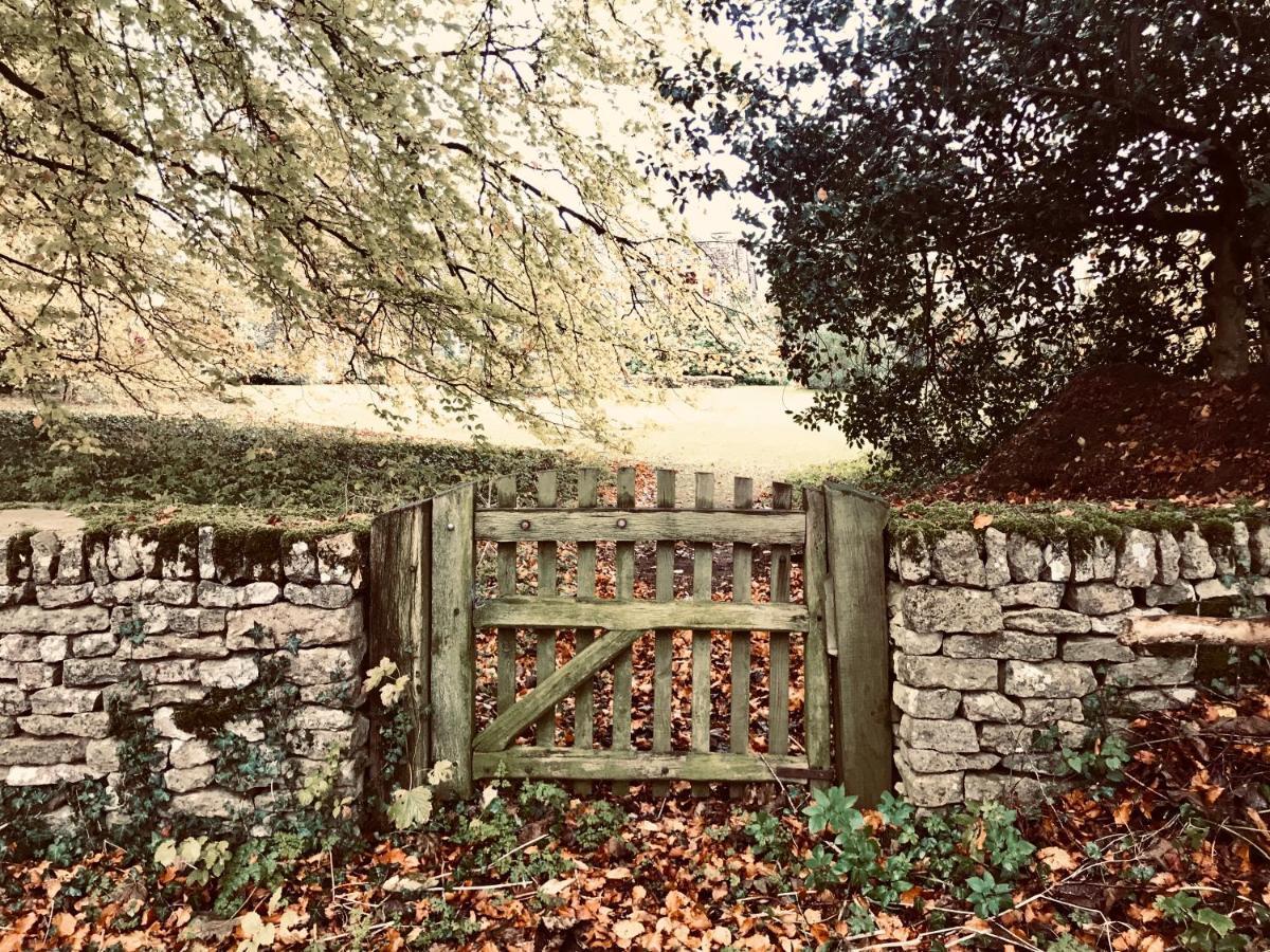 The Old Post Office Studio Apartment In A Beautiful Cotswold Village Cirencester Exterior foto